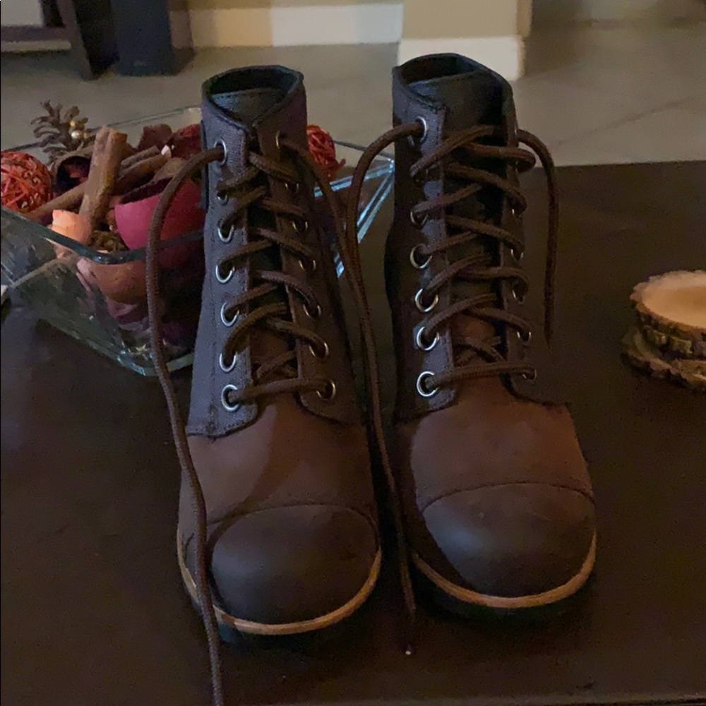 Sorel Wedge Joan of Arc Boots